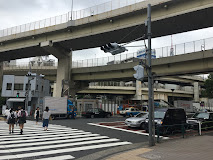 本サイトスクープ続報警視庁庁麻布署一橋交番前広場、深夜の〝大外刈り〟騒動