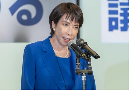 月刊タイムス・オンライン | 高市早苗新総裁の青いスーツ