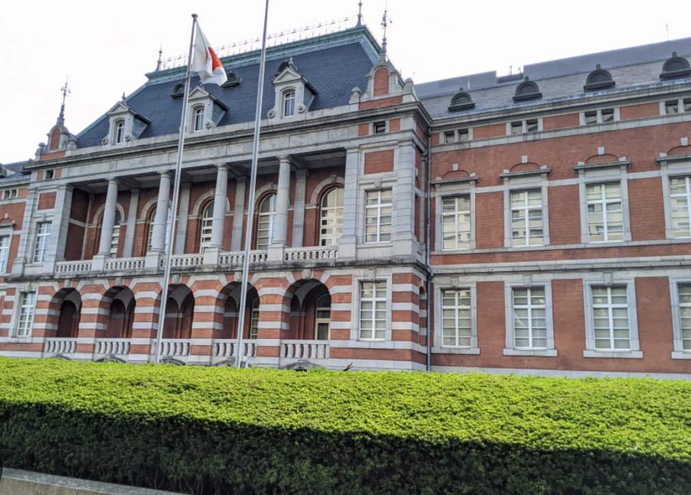 秋霜烈日のバッジむなしく　検察が不祥事続きで「倫理研修」実施へ